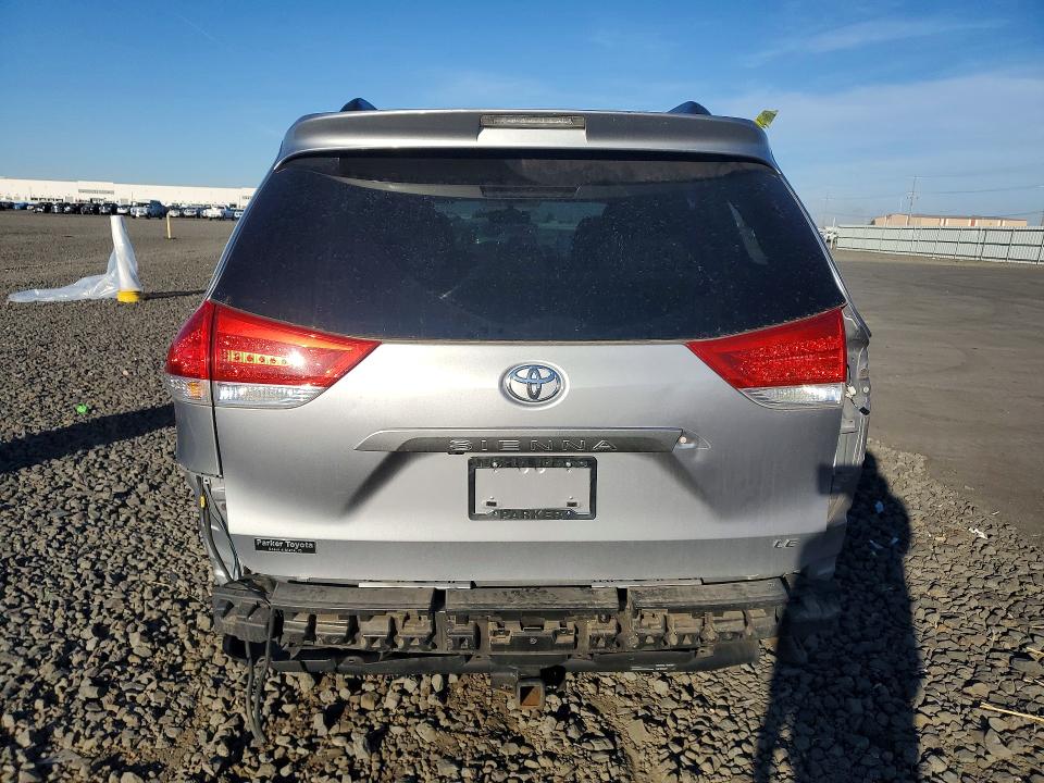 71636556 :رقم المزاد ، 5TDKK3DC7BS170350 vin ، 2011 Toyota Sienna مزاد بيع
