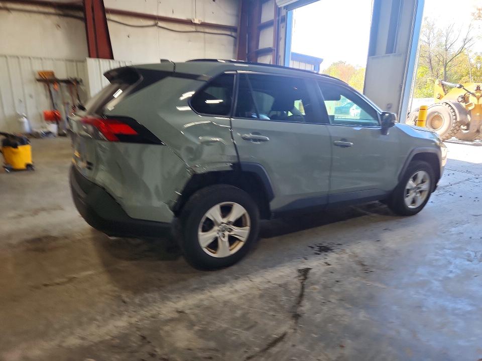2021 Toyota Rav4 მანქანა იყიდება აუქციონზე, vin: 2T3P1RFV4MW223386, აუქციონის ნომერი: 69696386