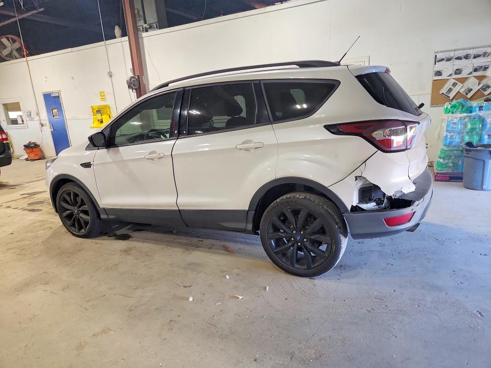 2017 Ford Escape მანქანა იყიდება აუქციონზე, vin: 1FMCU0G94HUE74488, აუქციონის ნომერი: 71966496