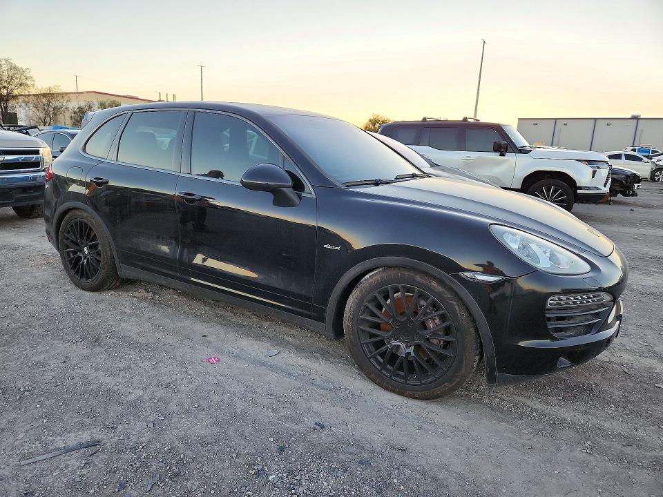 71841176 :رقم المزاد ، WP1AF2A27ELA40952 vin ، 2014 Porsche Cayenne مزاد بيع