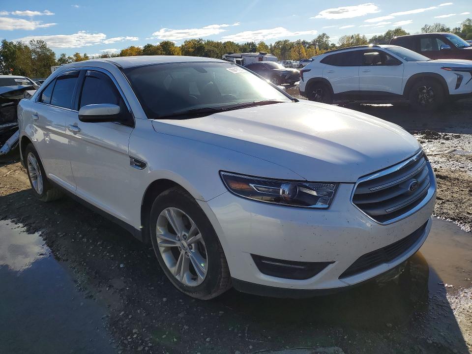 70418226 :رقم المزاد ، 1FAHP2H81GG157919 vin ، 2016 Ford Taurus مزاد بيع