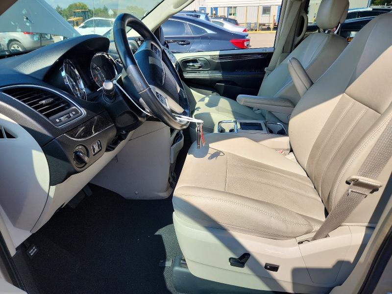 71427826 :رقم المزاد ، 2C4RC1CG3FR574345 vin ، 2015 Chrysler Town & Country مزاد بيع