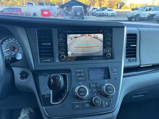 Продаж на аукціоні авто 2019 Toyota Sienna, vin: 5TDDZ3DCXKS227743, номер лоту: 74255376