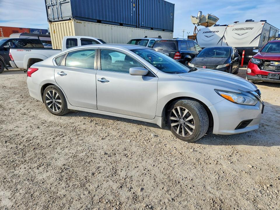 Продаж на аукціоні авто 2017 Nissan Altima, vin: 1N4AL3AP4HN343746, номер лоту: 72005236