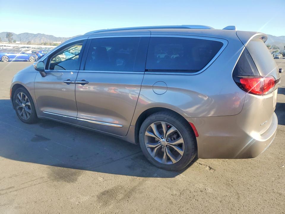 Продаж на аукціоні авто 2017 Chrysler Pacifica, vin: 2C4RC1GG5HR653156, номер лоту: 72030606