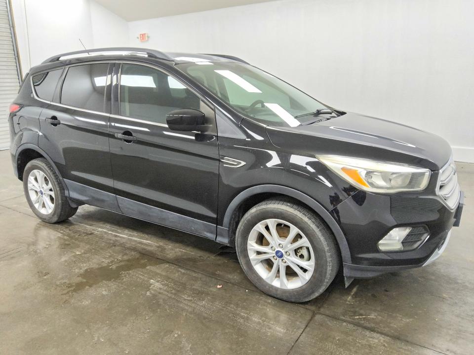Продажа на аукционе авто 2018 Ford Escape, vin: 1FMCU9GD9JUC40135, номер лота: 57031236
