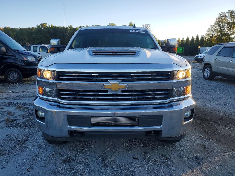 Продаж на аукціоні авто 2018 Chevrolet Silverado, vin: 1GC1KVEY7JF153368, номер лоту: 72013506