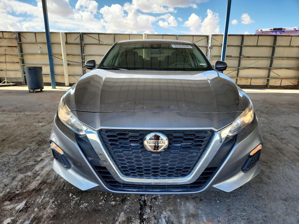 72424376 :رقم المزاد ، 1N4BL4BV3NN344261 vin ، 2022 Nissan Altima مزاد بيع