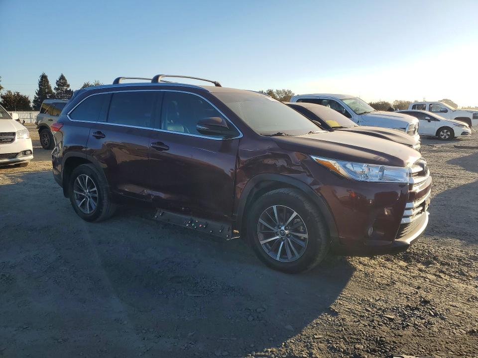 Aukcja sprzedaży 2018 Toyota Highlander, vin: 5TDJZRFH6JS886934, numer aukcji: 71049426