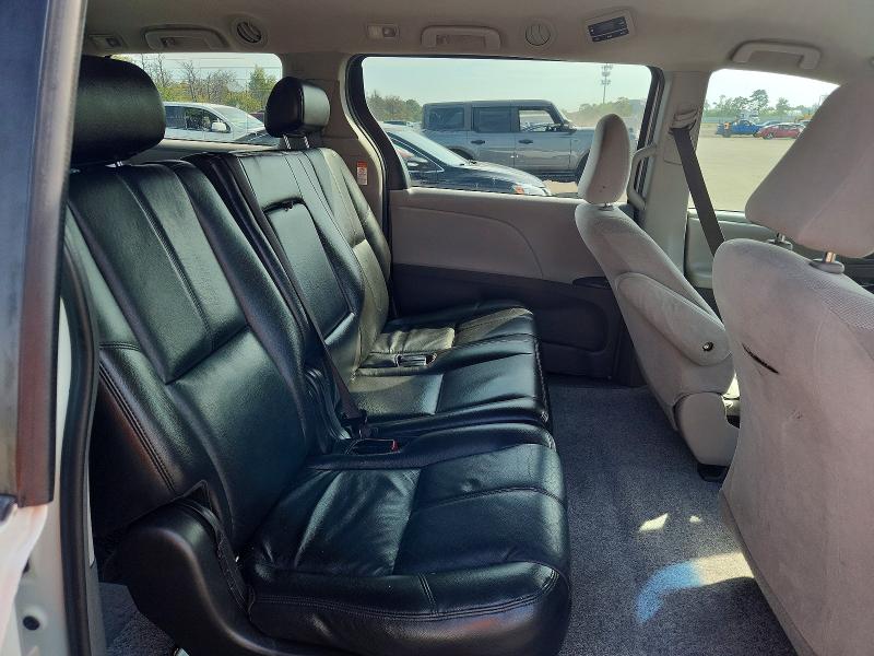 Продажа на аукционе авто 2017 Toyota Sienna, vin: 5TDZZ3DC9HS819682, номер лота: 71778966