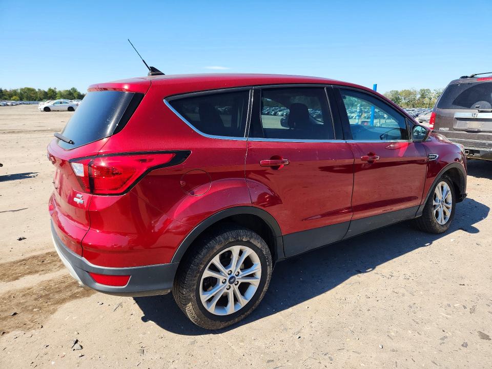 2019 Ford Escape მანქანა იყიდება აუქციონზე, vin: 1FMCU9GD2KUA30686, აუქციონის ნომერი: 71247556