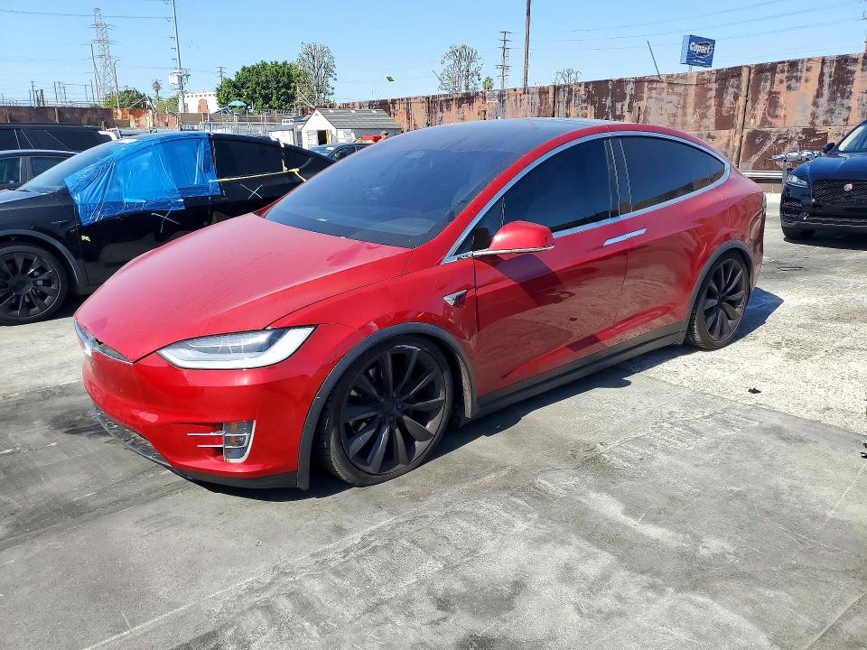 Продажа на аукционе авто 2019 Tesla Model X, vin: 5YJXCDE21KF211820, номер лота: 73739166