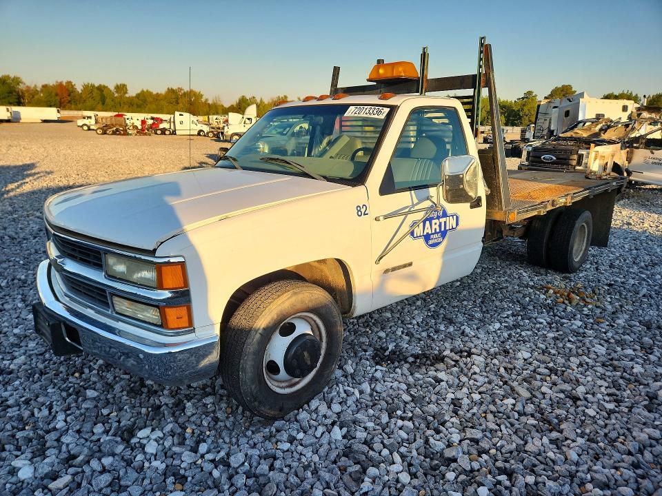 72013336 :رقم المزاد ، 1GBJC34F9YF422843 vin ، 2000 Chevrolet Gmt-400 مزاد بيع