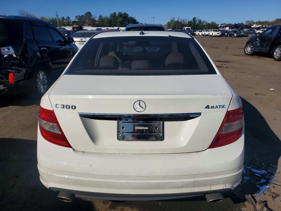 70226216 :رقم المزاد ، WDDGF8BB6BR155926 vin ، 2011 Mercedes-benz C مزاد بيع