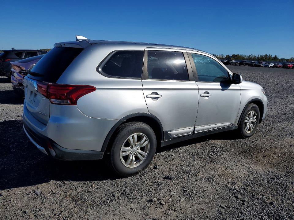 71678376 :رقم المزاد ، JA4AZ2A31JZ601603 vin ، 2018 Mitsubishi Outlander مزاد بيع