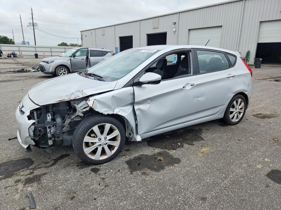 2014 Hyundai Accent მანქანა იყიდება აუქციონზე, vin: KMHCU5AE0EU183159, აუქციონის ნომერი: 71433036