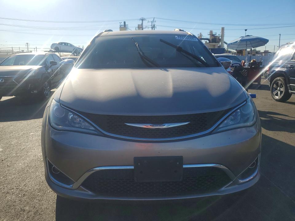 Продаж на аукціоні авто 2017 Chrysler Pacifica, vin: 2C4RC1GG5HR653156, номер лоту: 72030606