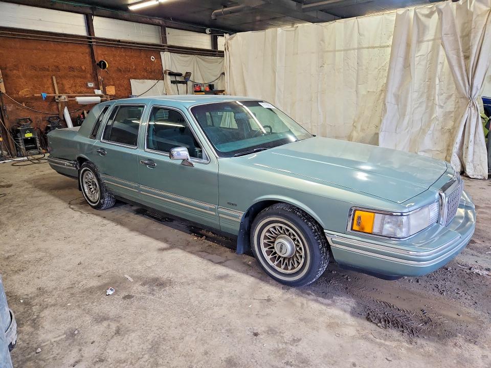 71189626 :رقم المزاد ، 1LNLM82W1RY647390 vin ، 1994 Lincoln Town Car مزاد بيع