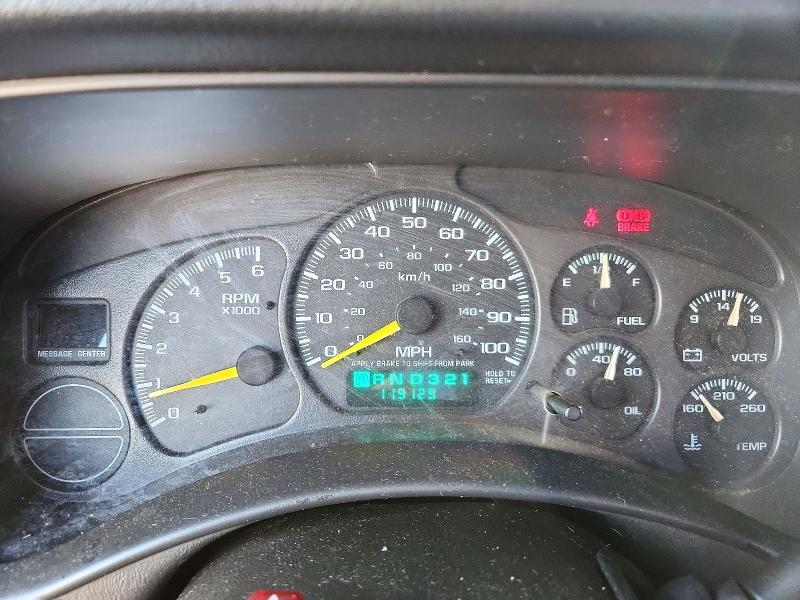 2000 Chevrolet Silverado მანქანა იყიდება აუქციონზე, vin: 1GCEC14V5YE422885, აუქციონის ნომერი: 72059636