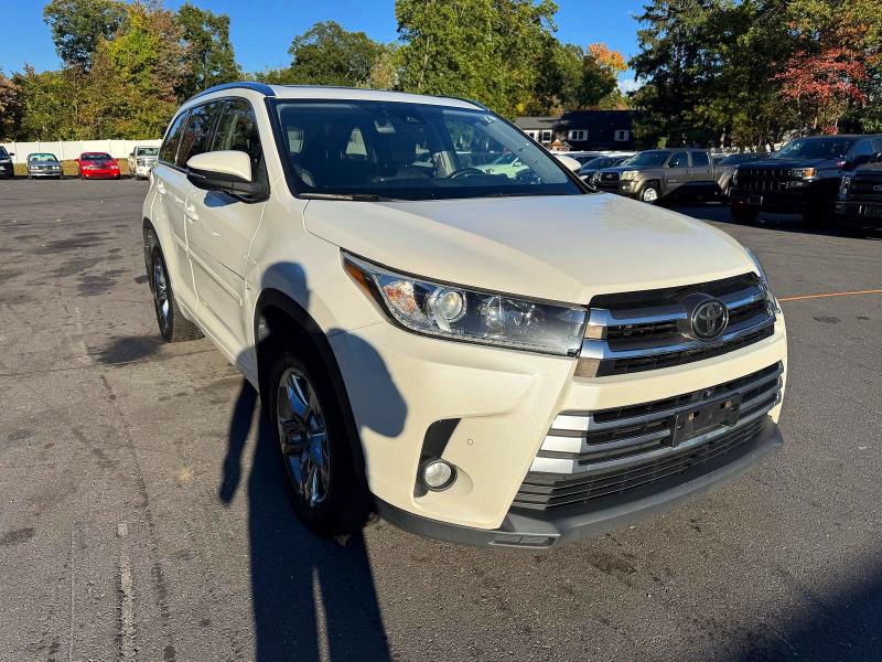 72826986 :رقم المزاد ، 5TDDZRFH2JS856794 vin ، 2018 Toyota Highlander مزاد بيع