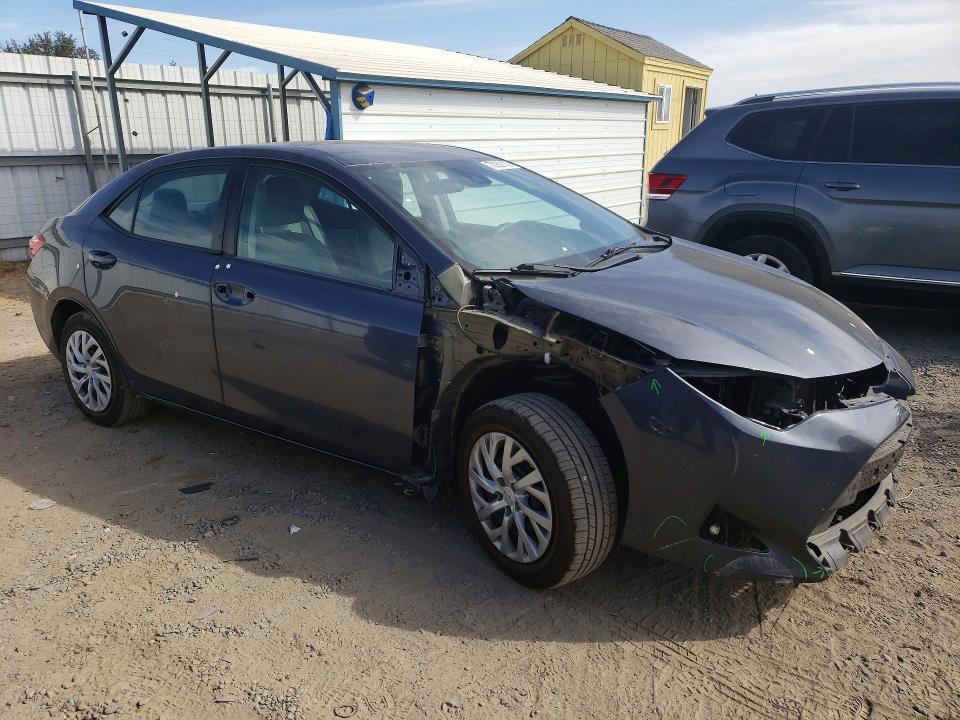 70932106 :رقم المزاد ، 5YFBURHE3HP723215 vin ، 2017 Toyota Corolla مزاد بيع