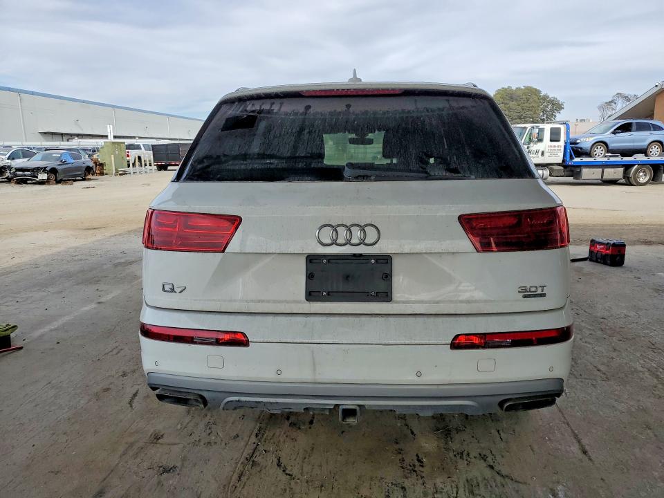 71712916 :رقم المزاد ، WA1AAAF75HD004698 vin ، 2017 Audi Q7 مزاد بيع