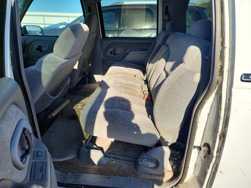 73394746 :رقم المزاد ، 3GNEC16R8XG261267 vin ، 1999 Chevrolet Suburban مزاد بيع