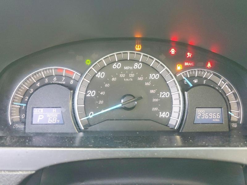 70949506 :رقم المزاد ، 4T1BF1FK3CU075922 vin ، 2012 Toyota Camry مزاد بيع