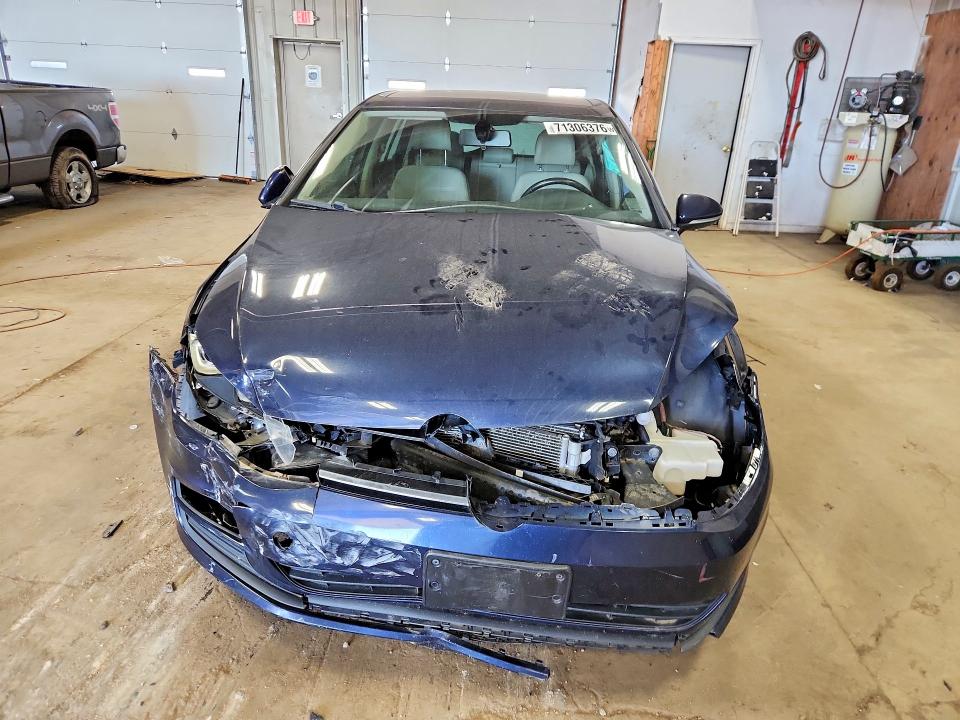 71306376 :رقم المزاد ، 3VW2A7AUXFM047183 vin ، 2015 Volkswagen Golf مزاد بيع
