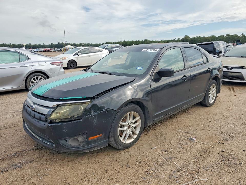 70377226 :رقم المزاد ، 3FAHP0GA1AR402436 vin ، 2010 Ford Fusion مزاد بيع