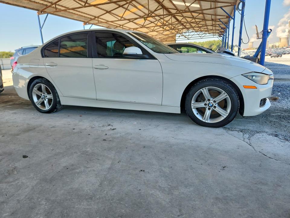 2014 Bmw 328 მანქანა იყიდება აუქციონზე, vin: WBA3A5C58EP600680, აუქციონის ნომერი: 71432946