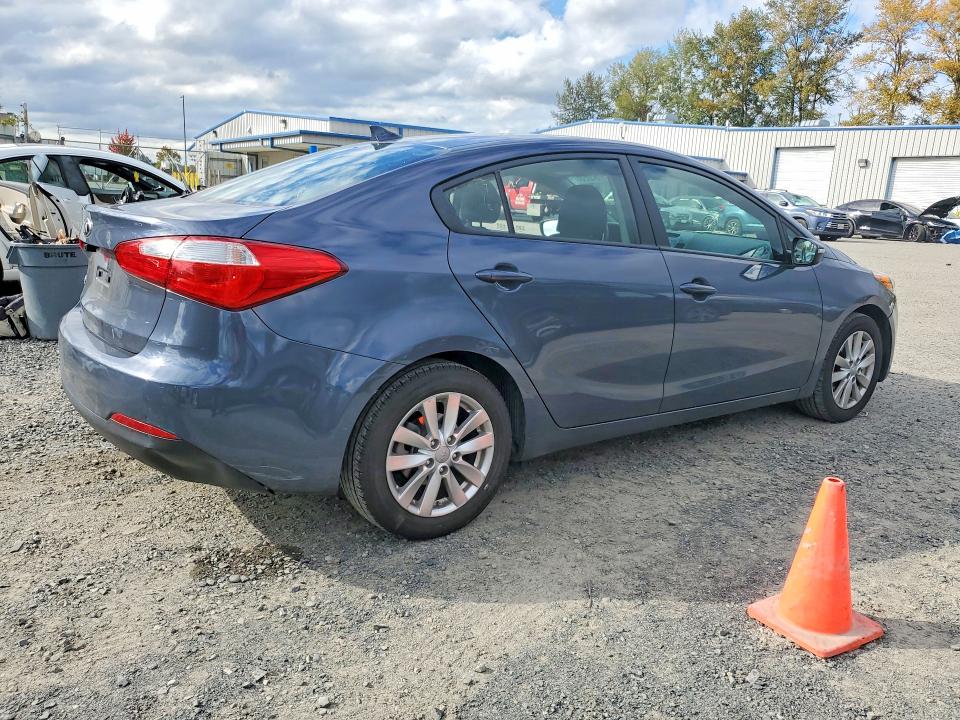 2014 Kia Forte მანქანა იყიდება აუქციონზე, vin: KNAFX4A66E5222467, აუქციონის ნომერი: 71784056