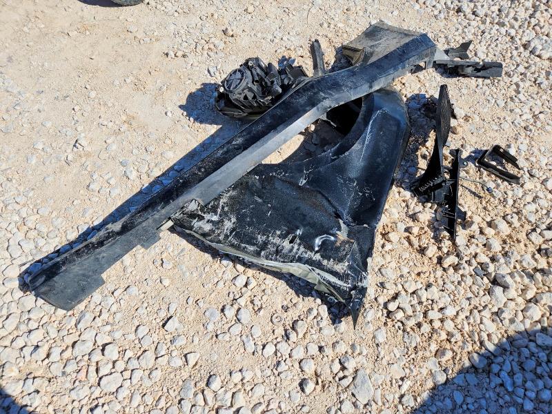 71761556 :رقم المزاد ، 1G1FE1R72J0183395 vin ، 2018 Chevrolet Camaro مزاد بيع