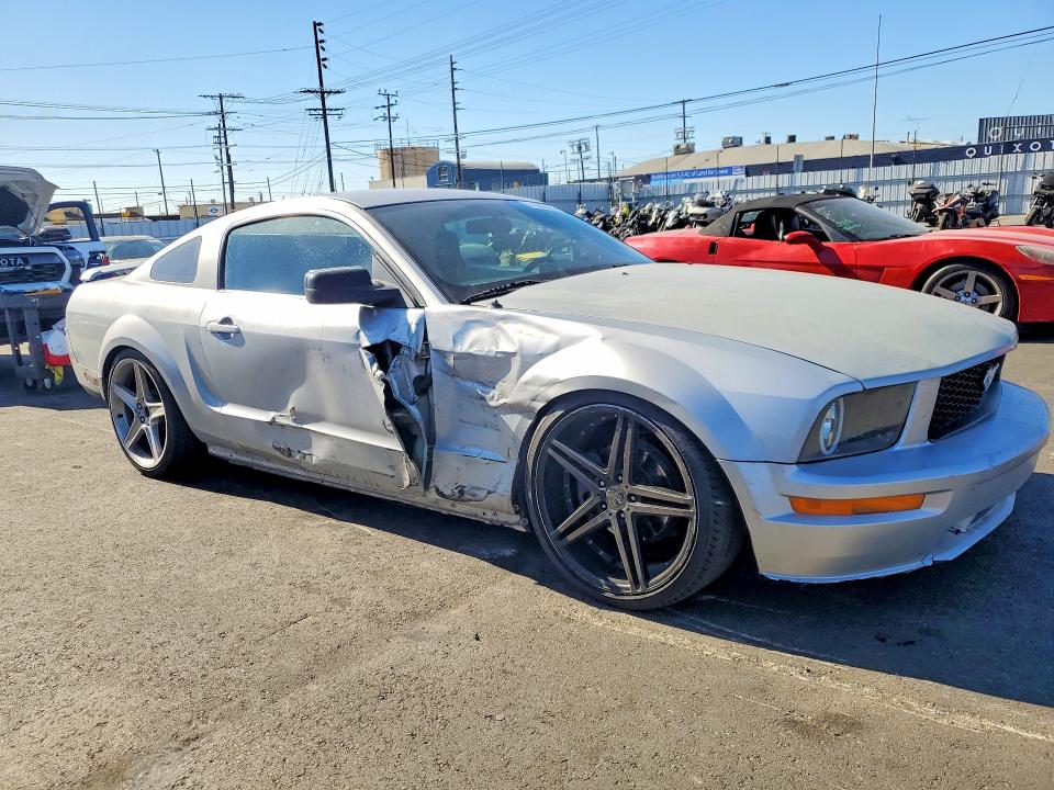71682486 :رقم المزاد ، 1ZVFT80N855196711 vin ، 2005 Ford Mustang مزاد بيع