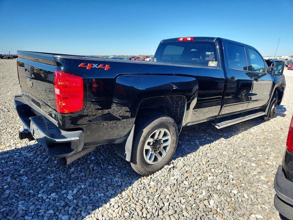 71952756 :رقم المزاد ، 1GC4KZCY0JF214003 vin ، 2018 Chevrolet Silverado مزاد بيع