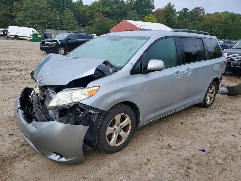 Продаж на аукціоні авто 2015 Toyota Sienna, vin: 5TDKK3DCXFS622085, номер лоту: 71355456