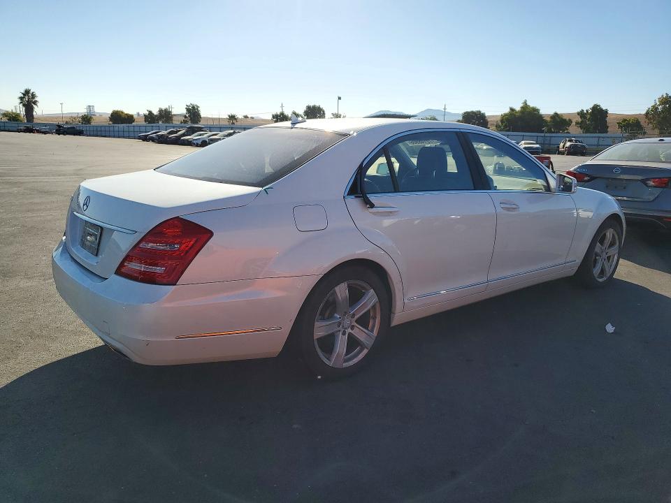 2011 Mercedes-benz S მანქანა იყიდება აუქციონზე, vin: WDDNG7BB7BA389280, აუქციონის ნომერი: 72146906
