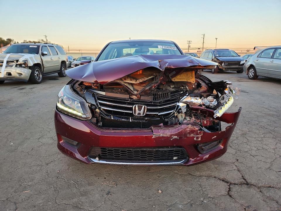 2015 Honda Accord მანქანა იყიდება აუქციონზე, vin: 1HGCR3F82FA030560, აუქციონის ნომერი: 71245856