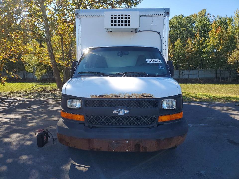 70663196 :رقم المزاد ، 1HA6GVCG6HN007637 vin ، 2017 Chevrolet Express مزاد بيع