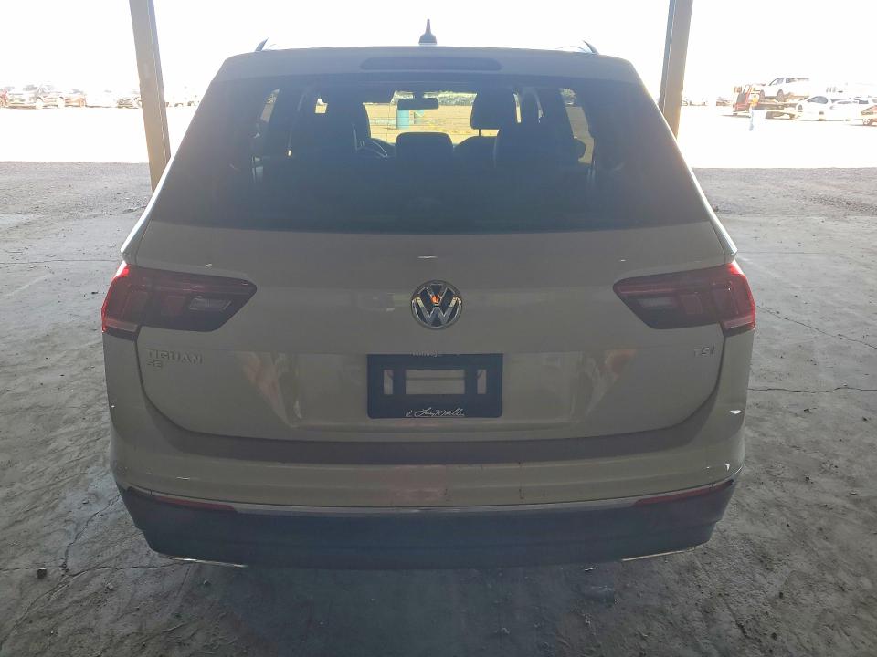 Продажа на аукционе авто 2018 Volkswagen Tiguan, vin: 3VV3B7AX3JM214251, номер лота: 71272286