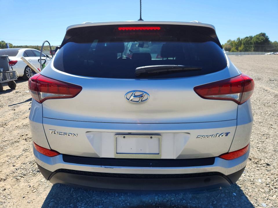 2016 Hyundai Tucson მანქანა იყიდება აუქციონზე, vin: KM8J33A21GU204012, აუქციონის ნომერი: 71415176