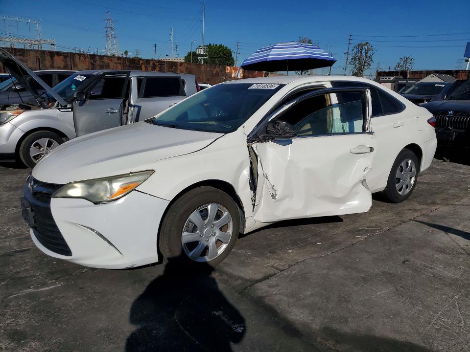 2015 Toyota Camry მანქანა იყიდება აუქციონზე, vin: 4T4BF1FK9FR443370, აუქციონის ნომერი: 71610536