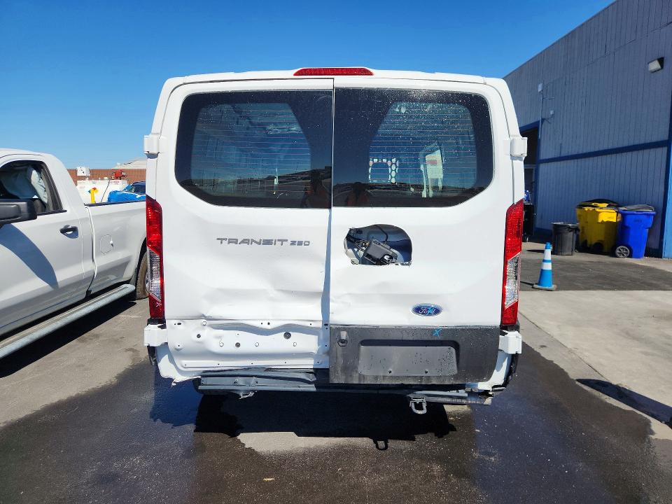 71798536 :رقم المزاد ، 1FTBR1Y86SKB05017 vin ، 2025 Ford Transit مزاد بيع