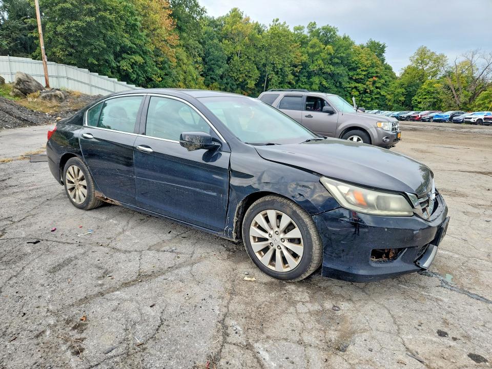 2013 Honda Accord მანქანა იყიდება აუქციონზე, vin: 1HGCR3F8XDA047314, აუქციონის ნომერი: 70780416