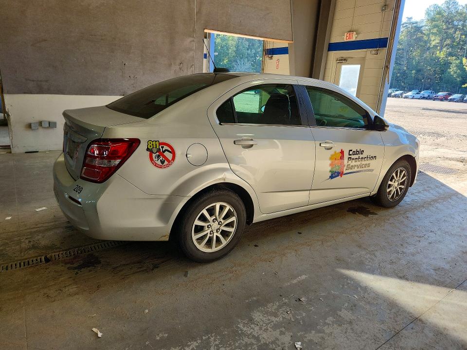 72217446 :رقم المزاد ، 1G1JD5SB6L4103207 vin ، 2020 Chevrolet Sonic مزاد بيع