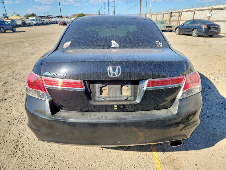 71554226 :رقم المزاد ، 1HGCP2F47BA043604 vin ، 2011 Honda Accord مزاد بيع