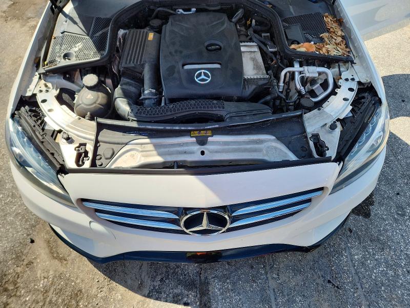 72113976 :رقم المزاد ، 55SWF4JB2HU198656 vin ، 2017 Mercedes-benz C مزاد بيع