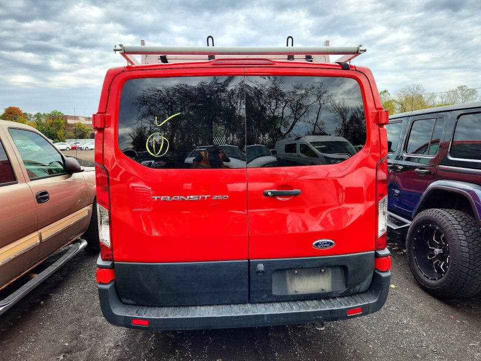 69768876 :رقم المزاد ، 1FTBR1Y89NKA65097 vin ، 2022 Ford Transit مزاد بيع