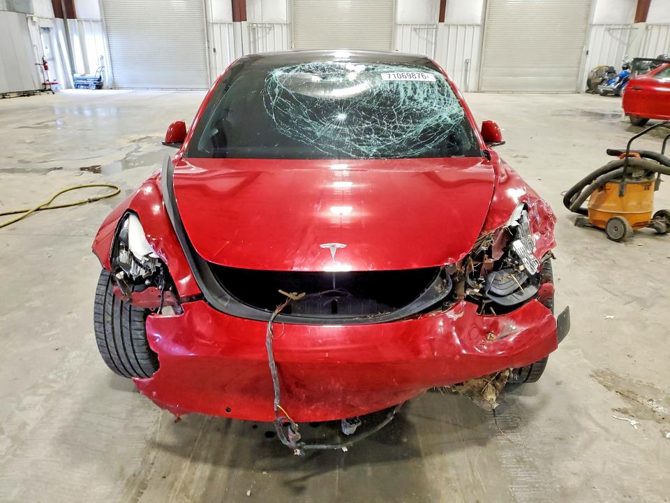 Продажа на аукционе авто 2018 Tesla Model 3, vin: 5YJ3E1EA1JF051340, номер лота: 71069876