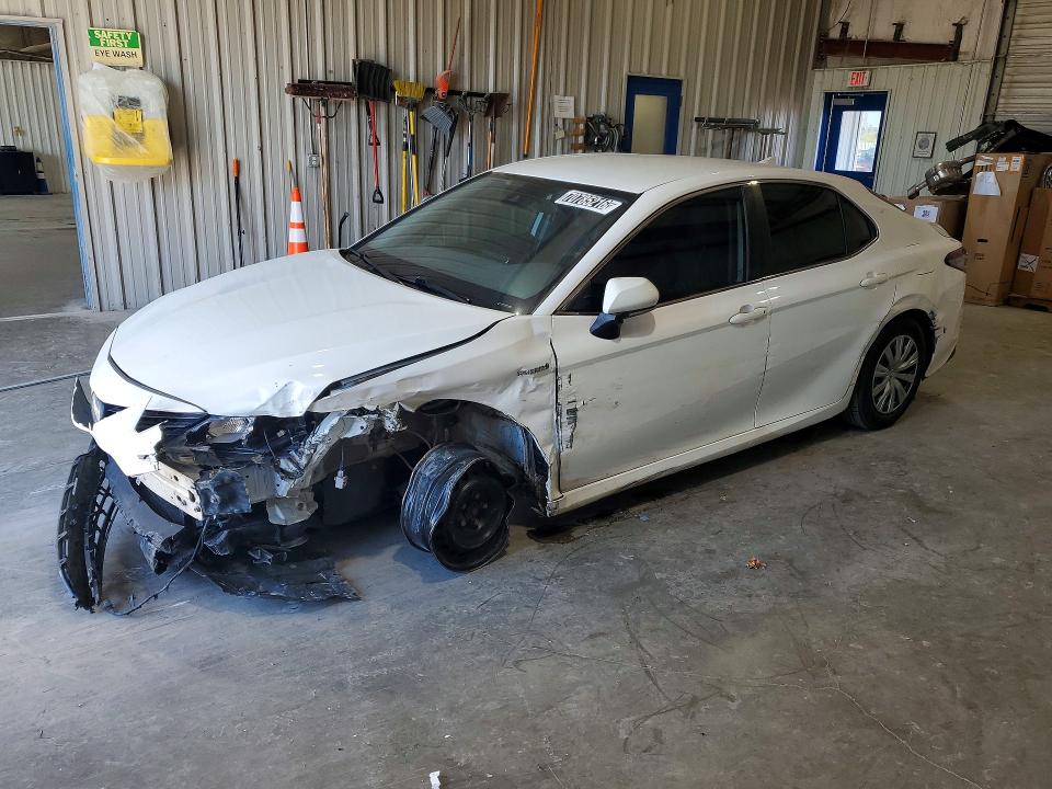 Продаж на аукціоні авто 2021 Toyota Camry, vin: 4T1C31AK5MU568569, номер лоту: 70785216